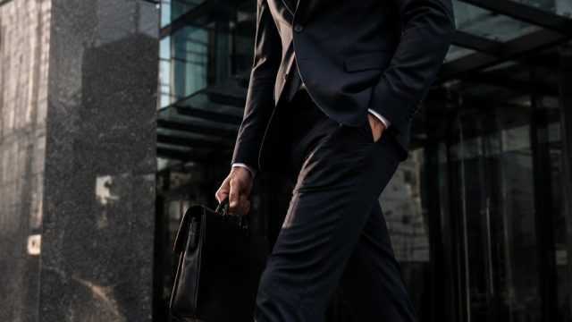 The Rise of Dress Sneakers: A Game Changer in Professional Attire